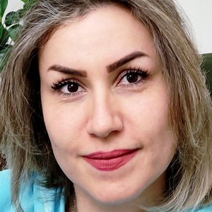 عاطفه لاری